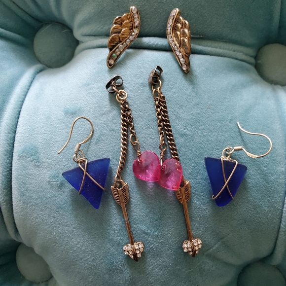 Betsy Johnson Wing and Dangling Arrow Earrings - Picture 3 of 3